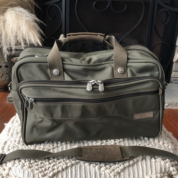 Briggs & Riley Other - Briggs & Riley Bag 17” Bag Olive Green Duffle Crossbody Multi Pocket Travel Bag!